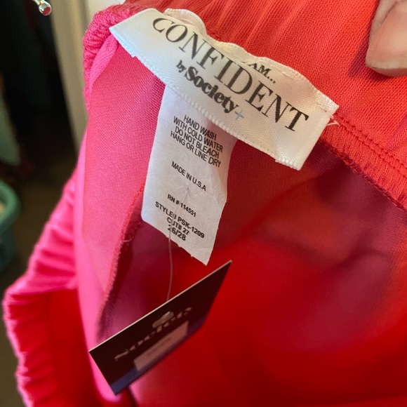 Swing skirt 26/28 Barbie pink NWT - Picture 2 of 3